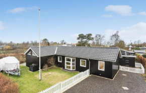 Lovely Home In Bogense With Wifi
